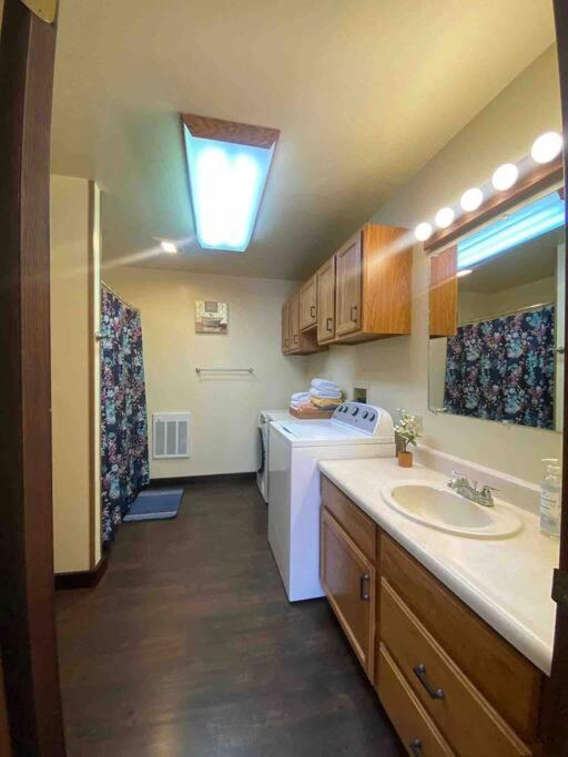 Parkway Yellowstone Guest House Apartment #5 Gardiner Extérieur photo