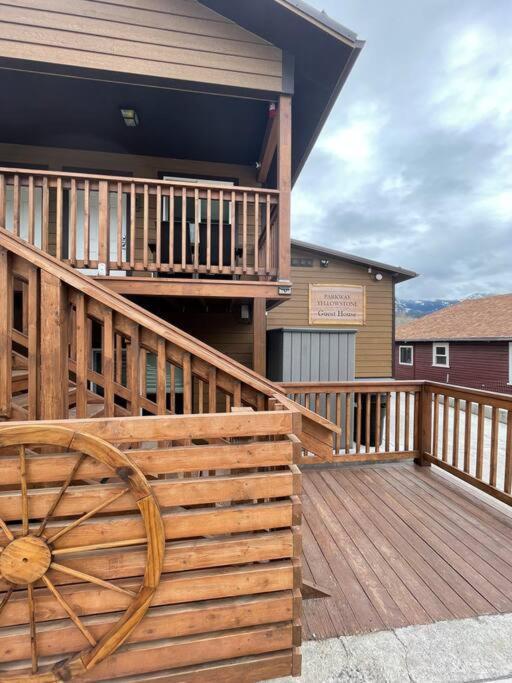 Parkway Yellowstone Guest House Apartment #5 Gardiner Extérieur photo