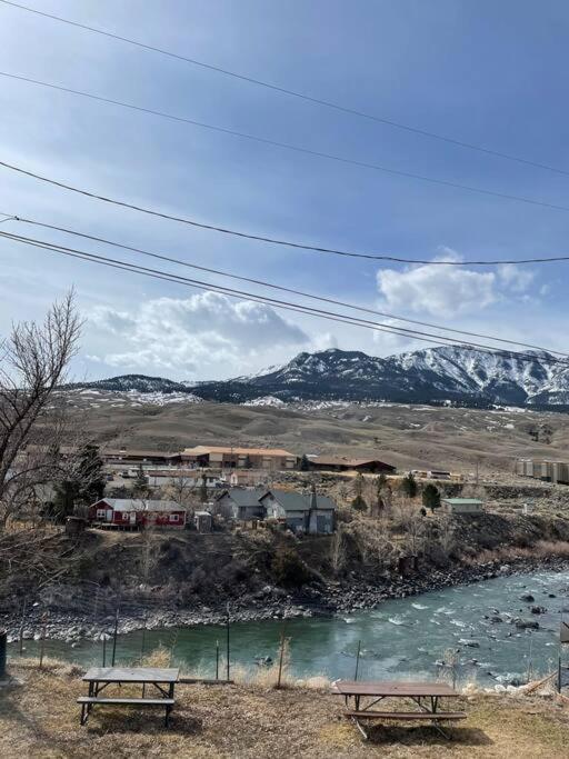 Parkway Yellowstone Guest House Apartment #5 Gardiner Extérieur photo