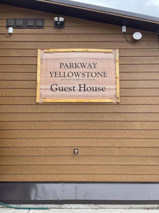 Parkway Yellowstone Guest House Apartment #5 Gardiner Extérieur photo