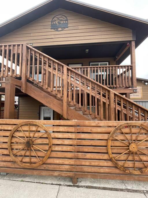 Parkway Yellowstone Guest House Apartment #5 Gardiner Extérieur photo